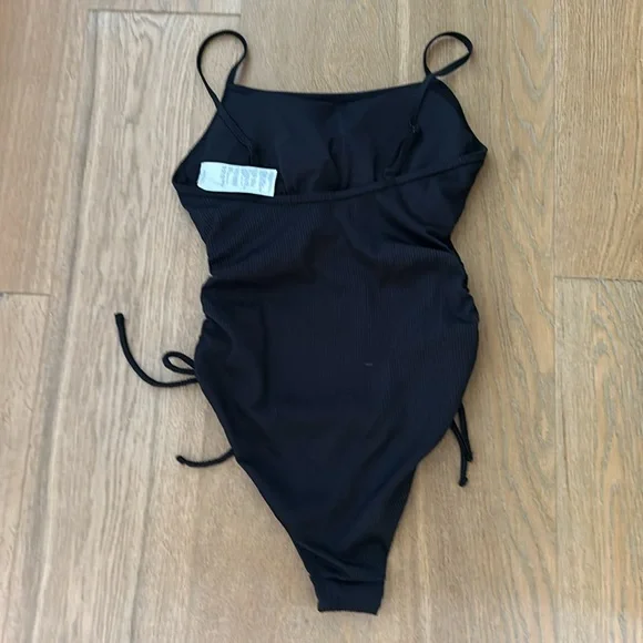 PUMA Black ribbed one piece swimsuit - Picture 4 of 6